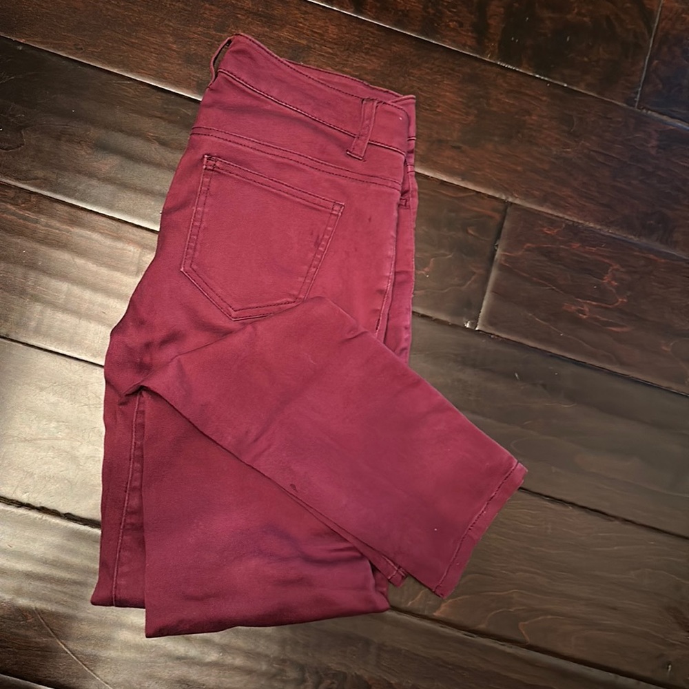 Aqua stretch jegging 25 in maroon color jeans